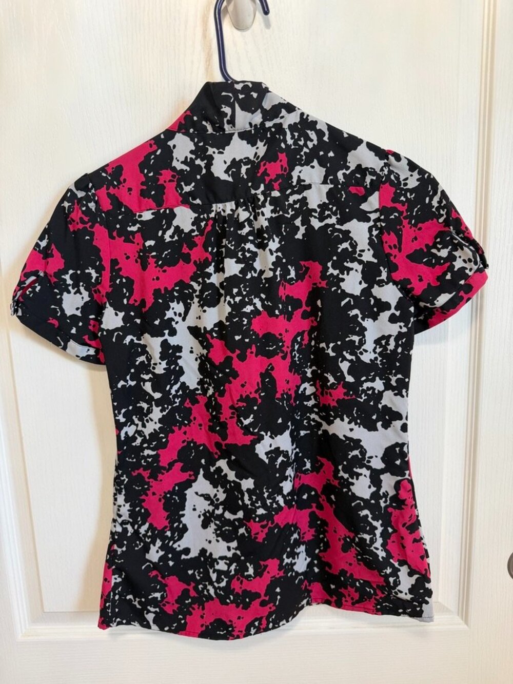 Banana Republic Women's Tie Front Blouse Pink Black Abstract Office Career Top - Picture 5 of 5